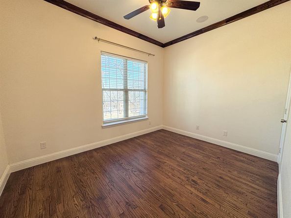 1302  Woodridge Circle , Euless Texas 76040