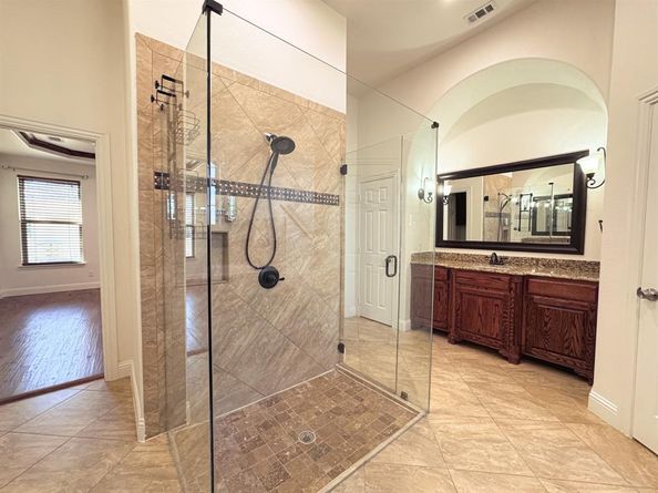 1302  Woodridge Circle , Euless Texas 76040