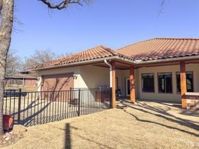 1302  Woodridge Circle , Euless Texas 76040