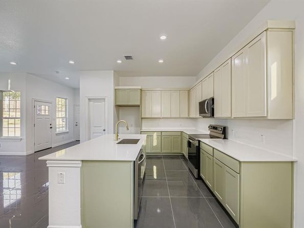 530 N M L King Jr Boulevard , Grand Prairie Texas 75050