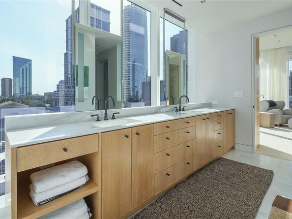 1747  Leonard Street  403, Dallas Texas 75201
