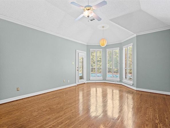 6704  Marthas Vineyard Drive , Arlington Texas 76001
