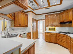 6704  Marthas Vineyard Drive , Arlington Texas 76001