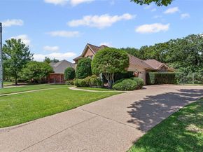 6704  Marthas Vineyard Drive , Arlington Texas 76001