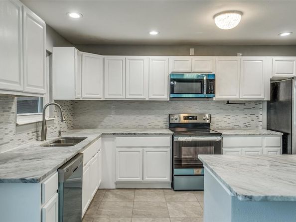 3124  Hillglenn  , Dallas Texas 75228