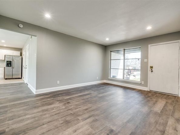3124  Hillglenn  , Dallas Texas 75228