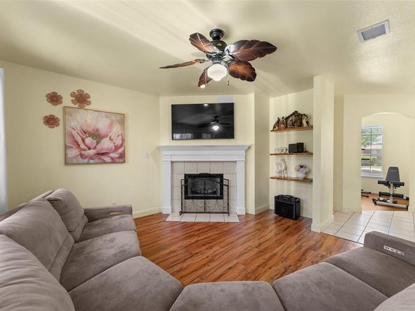 217  Buffalo Creek Drive , DeSoto Texas 75115