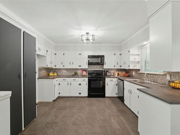 9770  Twin Creek Drive , Dallas Texas 75228