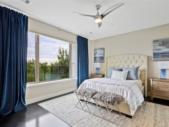 13001  Hutton Drive  25, Farmers Branch Texas 75234