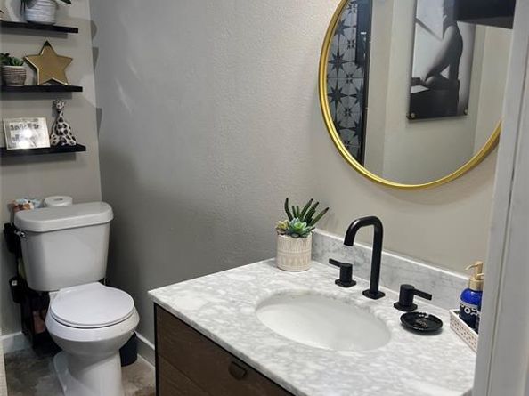 3835  El Campo Avenue , Fort Worth Texas 76107