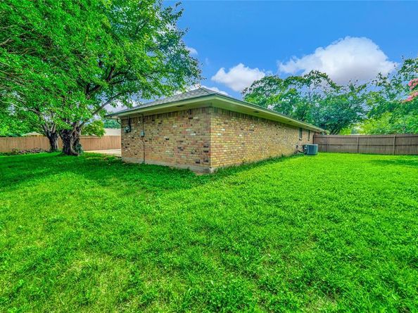 6021  Sycamore Creek Road , Edgecliff Village Texas 76134