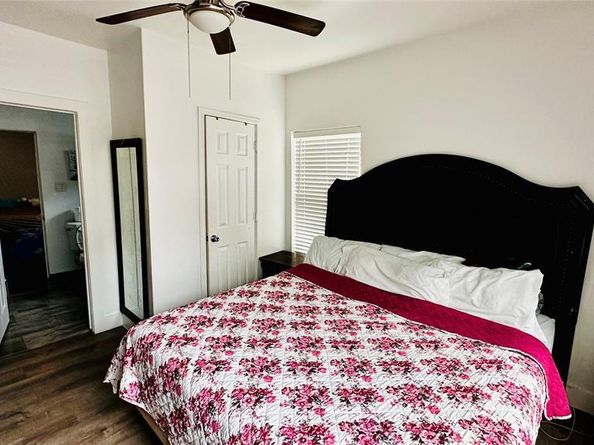 3030  Warren Avenue , Dallas Texas 75215