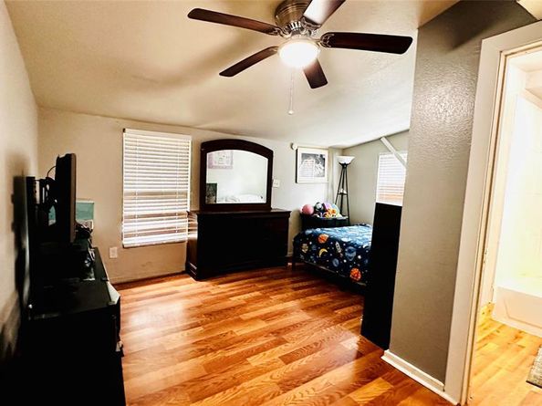 3030  Warren Avenue , Dallas Texas 75215