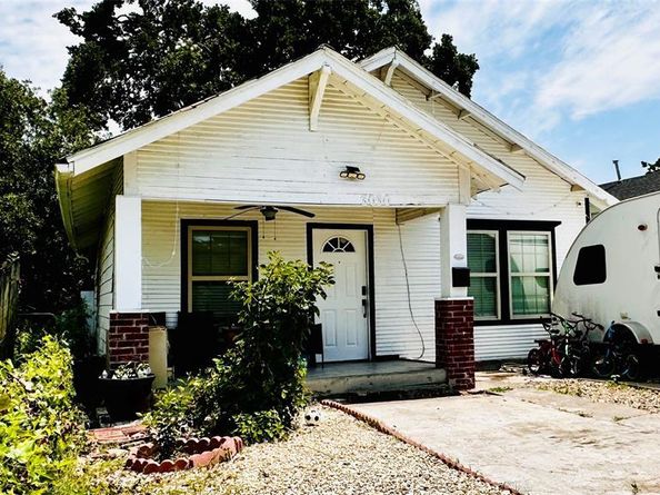 3030  Warren Avenue , Dallas Texas 75215