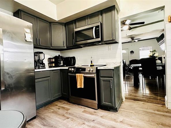 3030  Warren Avenue , Dallas Texas 75215