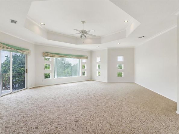 2318  Stone Bridge Drive , Arlington Texas 76006