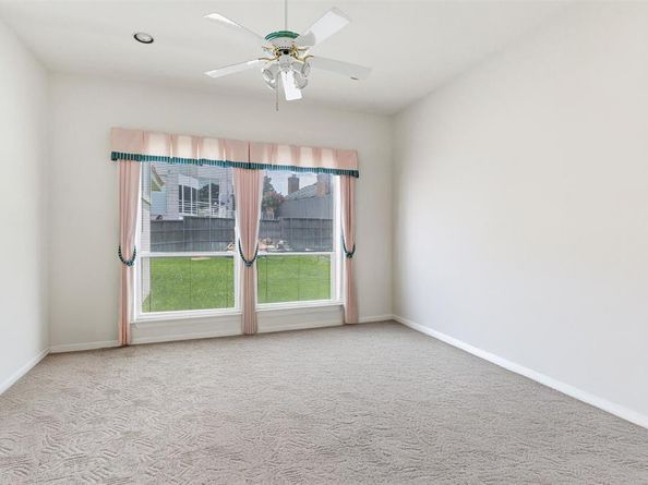 2318  Stone Bridge Drive , Arlington Texas 76006