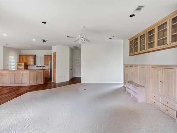 2318  Stone Bridge Drive , Arlington Texas 76006