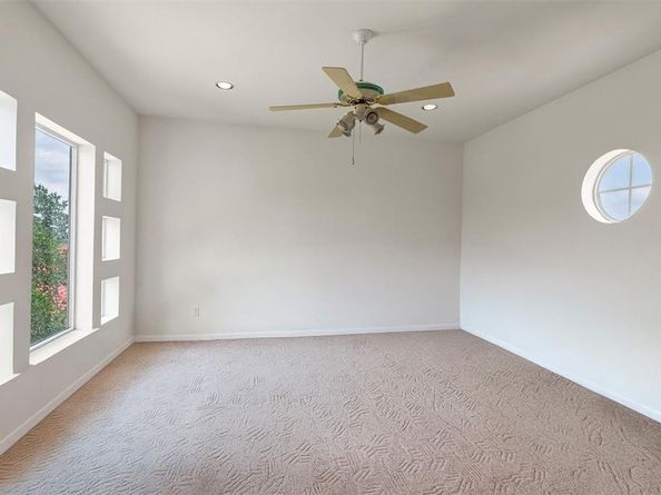 2318  Stone Bridge Drive , Arlington Texas 76006