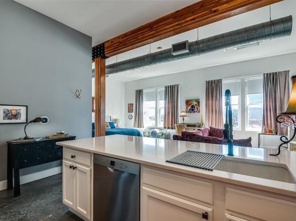 2502  Live Oak Street  322, Dallas Texas 75204