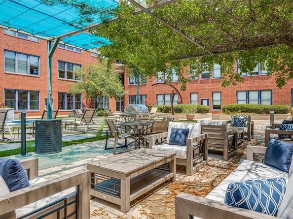 2502  Live Oak Street  322, Dallas Texas 75204