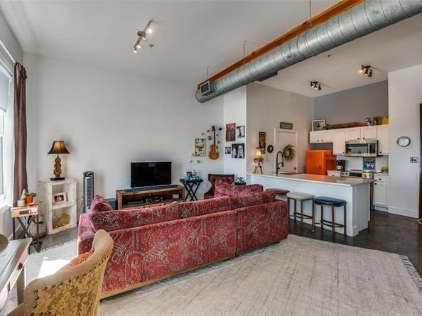 2502  Live Oak Street  322, Dallas Texas 75204