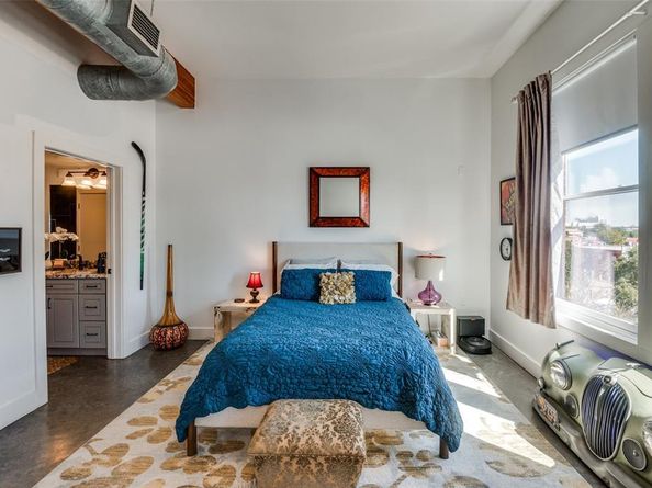 2502  Live Oak Street  322, Dallas Texas 75204