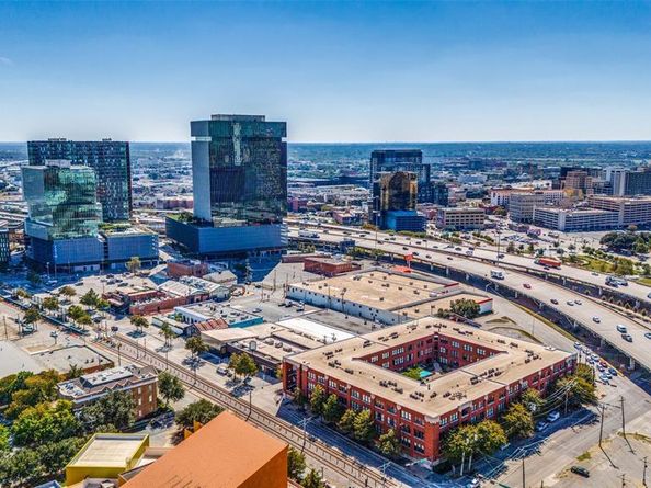 2502  Live Oak Street  322, Dallas Texas 75204