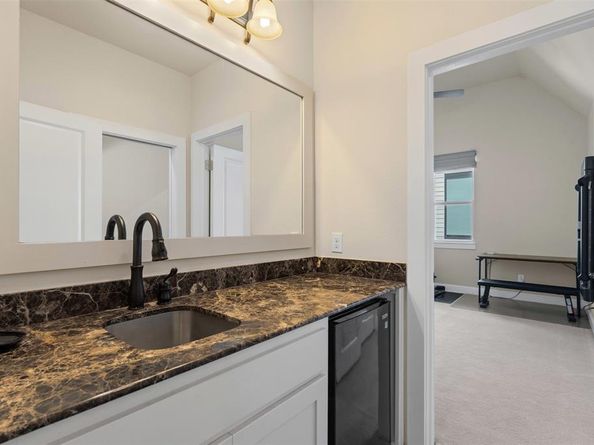 5623  Matalee Avenue , Dallas Texas 75206