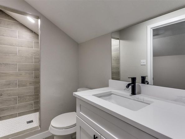 329  Chateau Drive , Fort Worth Texas 76134