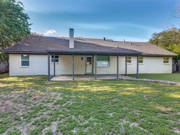 329  Chateau Drive , Fort Worth Texas 76134