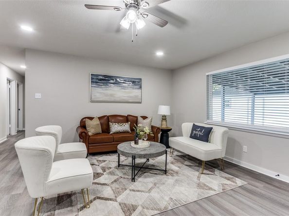329  Chateau Drive , Fort Worth Texas 76134