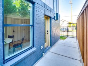 512 N Lancaster Street  12, Dallas Texas 75203