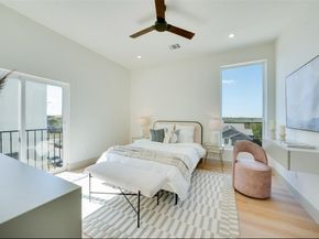 512 N Lancaster Street  12, Dallas Texas 75203