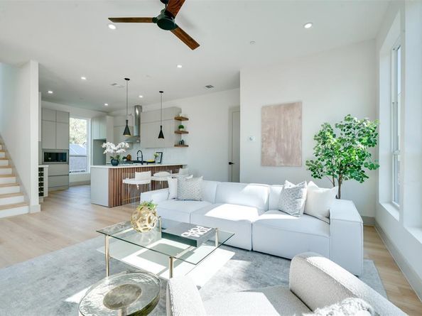 512 N Lancaster Street  12, Dallas Texas 75203