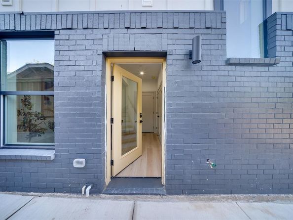 512 N Lancaster Street  12, Dallas Texas 75203