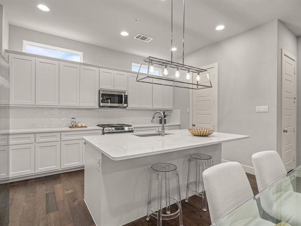 2741  Merrimac Street  102, Fort Worth Texas 76107