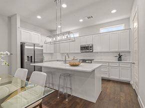 2741  Merrimac Street  102, Fort Worth Texas 76107