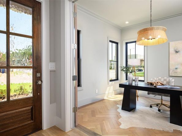 5746  Goodwin Avenue , Dallas Texas 75206