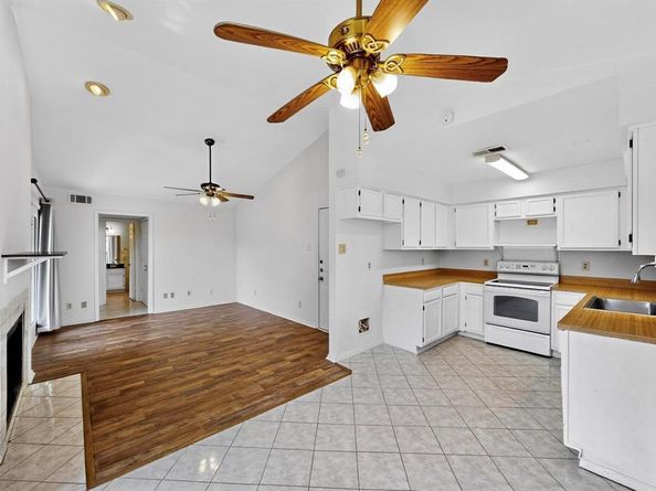 5909  Lake Hubbard Parkway  215, Garland Texas 75043