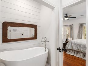 320  Eastwood Avenue , Fort Worth Texas 76107