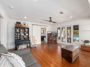 320  Eastwood Avenue , Fort Worth Texas 76107