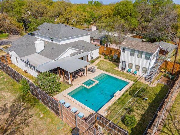 320  Eastwood Avenue , Fort Worth Texas 76107