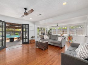320  Eastwood Avenue , Fort Worth Texas 76107