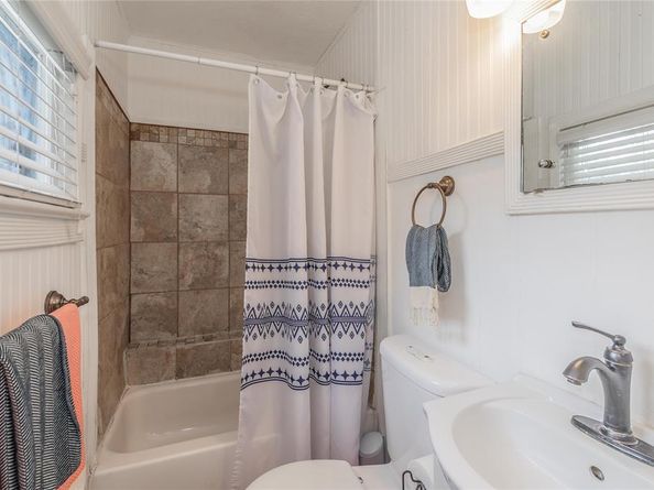 101  Lindenwood Drive , Fort Worth Texas 76107