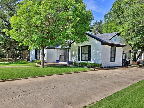 101  Lindenwood Drive , Fort Worth Texas 76107