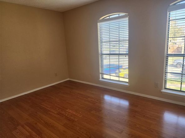 7102  Lo Chalmers Lane , Garland Texas 75043