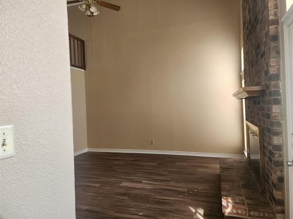 7102  Lo Chalmers Lane , Garland Texas 75043
