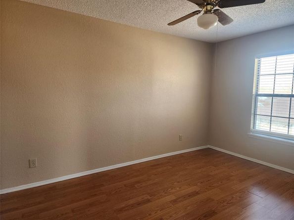 7102  Lo Chalmers Lane , Garland Texas 75043
