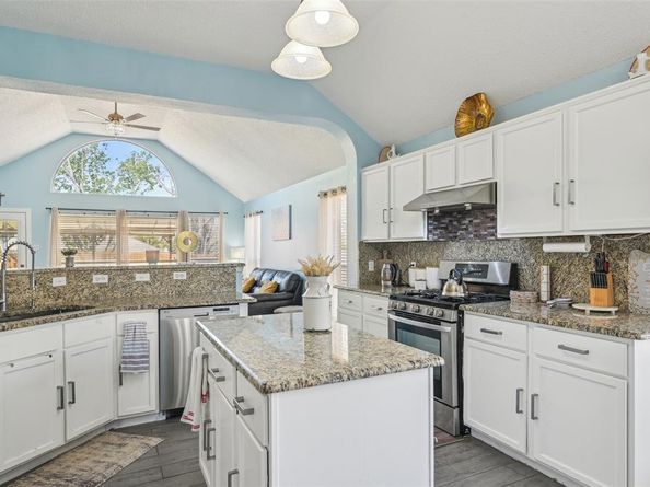 6003  Vista Park Lane , Sachse Texas 75048